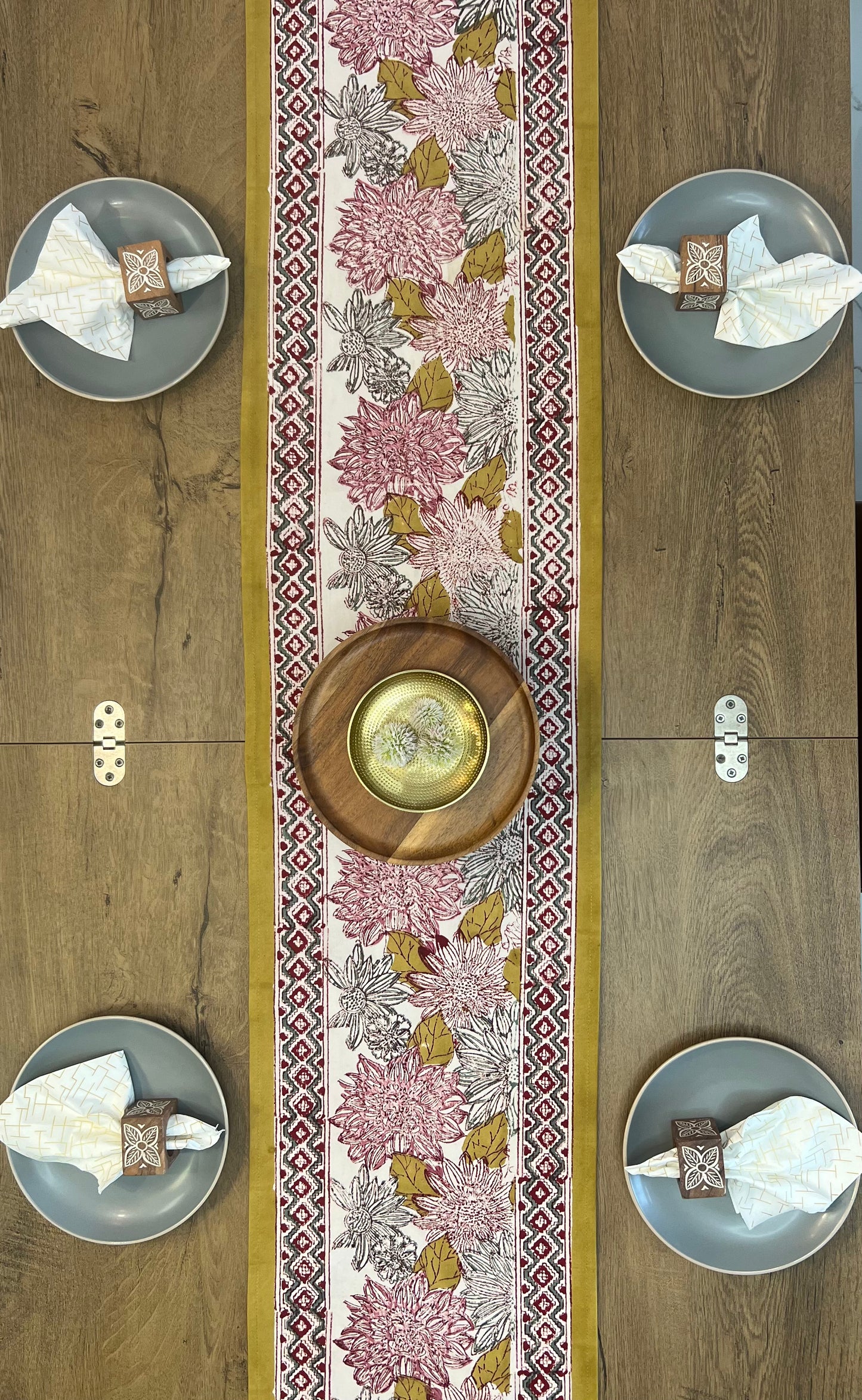 OCHRE-Table Runner