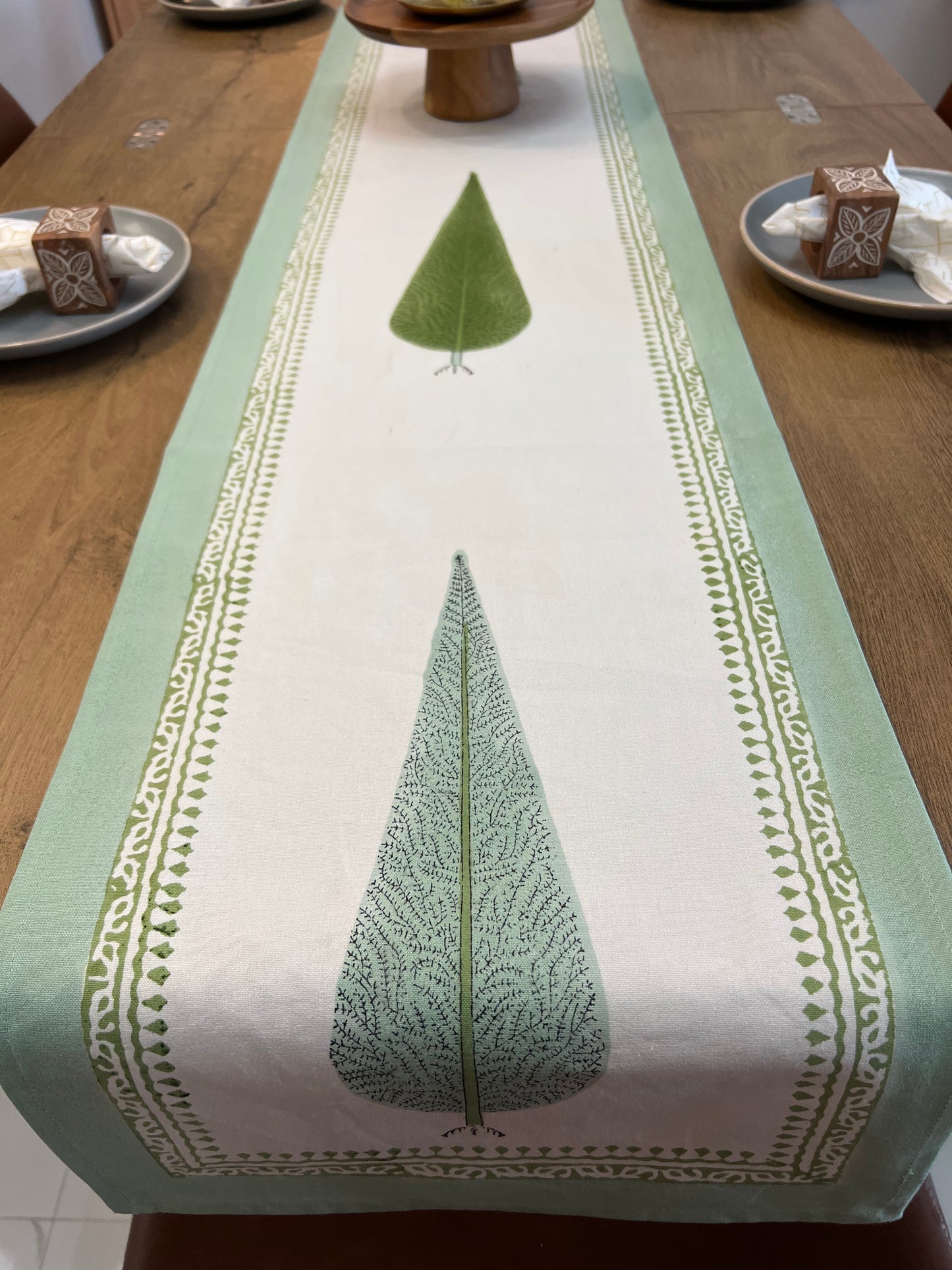 WINTER PINE - Table Runner