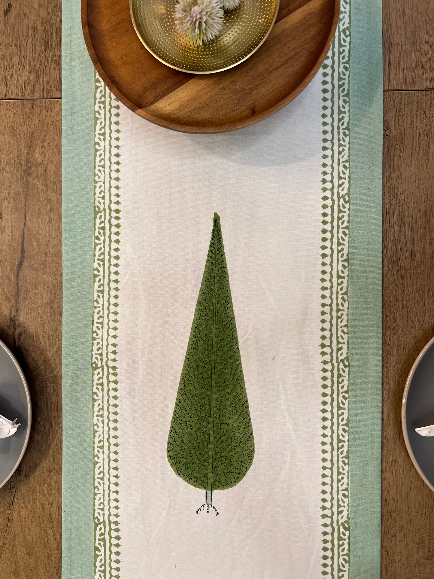 WINTER PINE - Table Runner